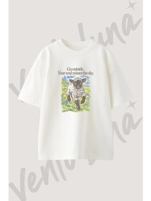 Kuzu Yavru Tasarım Baskılı Unisex Oversize Kalıp Beyaz Tshirt
