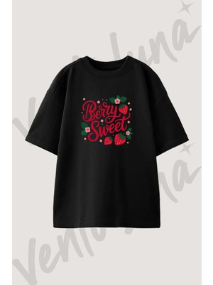 Berry Sweet Tasarım Baskılı Unisex Oversize Kalıp Siyah Tshirt