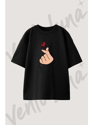 Finger Heart_1 Tasarım Baskılı Unisex Oversize Kalıp Siyah Tshirt
