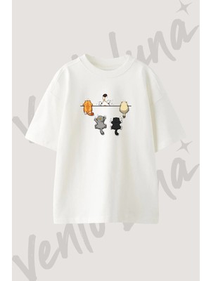 Komik Kediler Tasarım Baskılı Unisex Oversize Kalıp Beyaz Tshirt