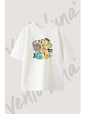 Kawaii Kediler_1 Tasarım Baskılı Unisex Oversize Kalıp Beyaz Tshirt