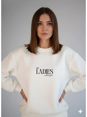Lorvex The Ladies Lounge Baskı Kadın Oversize Bisiklet Yaka Beyaz Sweatshirt