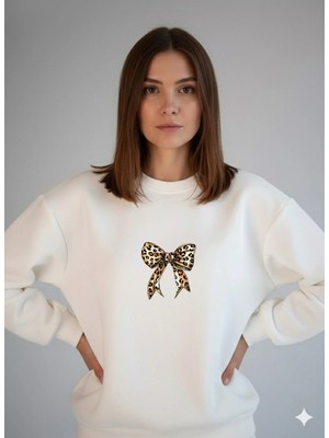Lorvex Oversize Kadın Bisiklet Yaka Sweatshirt Leopar Desenli Kurdele Baskılı