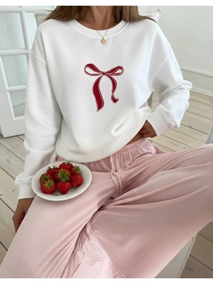Lorvex Oversize Beyaz Bisiklet Yaka Sweatshirt Kırmızı Kurdele Baskı Pijama Üstü