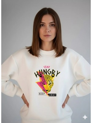 Lorvex Oversize Unisex Bisiklet Yaka Beyaz Sweatshirt Stay Hungry Baskılı