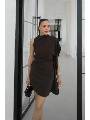 Havoş Kahverengi Bone Tek Omuz Şal Detaylı Elbise