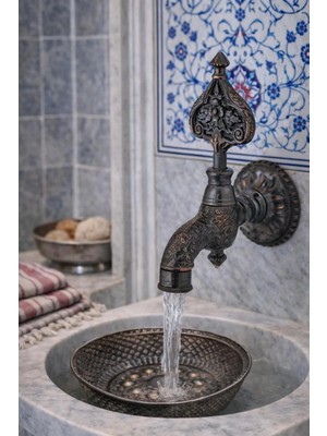 Vitrinbanyo Işlemeli Perlatörlü Duvar Tipi Hamam Kurna Osmanlı Musluğu Eskitme Siyah