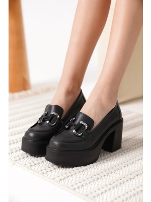 Fantastik Store Siyah Gümüş Tokalı Kadın Loafer TR17MS03D