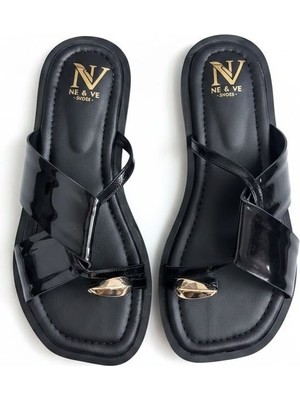 Ne&Ve Shoes Siyah Rugan Aksesuar Detaylı Parmak Arası Kadın Terlik