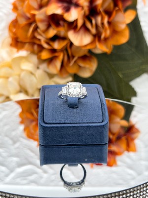 Livora Jewelry 925 Ayar Gümüş Özel Tasarım Pırlanta Montür Üçtaş Baget Kadın Yüzük