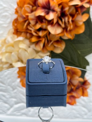 Livora Jewelry 925 Ayar Gümüş Pırlanta Montür Lotus Tasarım Zirkon Taşlı Tektaş Kadın Yüzük