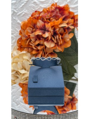 Livora Jewelry 925 Ayar Gümüş Zirkon Taşlı Sonsuzluk Kadın Bileklik