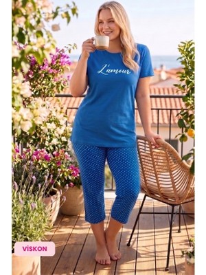 Guava Homewear Kadın Büyük Beden Mavi Düğmesiz Bisiklet Yaka Viskon Kısa Kol Kapri Pijama Takımı(Basen Kapatır Tunik Boy Kapri)