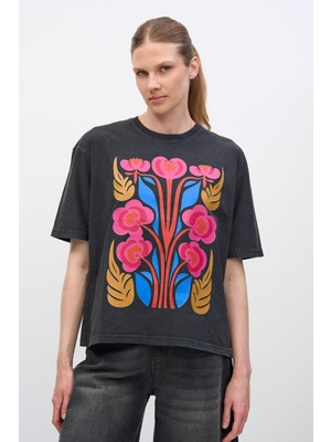 HANIQA Retro Çiçek Baskılı T-Shirt