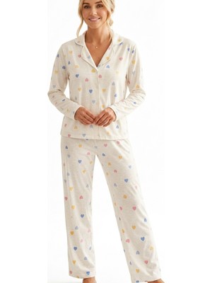 Renkli Kalp Desenli Milano Örme Önden Düğmeli Gömlek Yaka Uzun Kollu Pijama Takımı