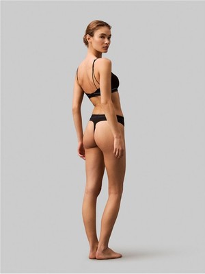 Calvin Klein Kadın / Kız Siyah Calvin Klein Thong, Ub1 Siyah Kadın Tanga