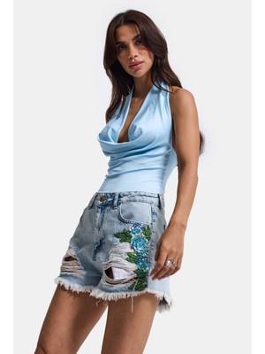 It's Basic Kadın Kot Rengi 11s6-3 Özel Taş ve Nakış Detaylı Mini Boy Denim Şort