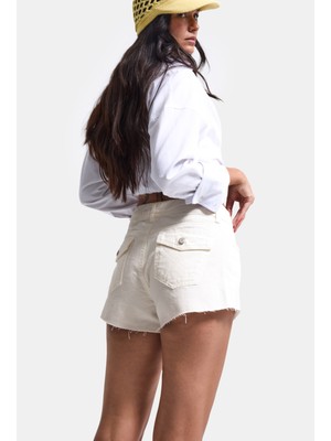 Kadın Kırık Beyaz 7S6-101 Mini Mom Arkadan Cepli %100 Koton Denim Şort