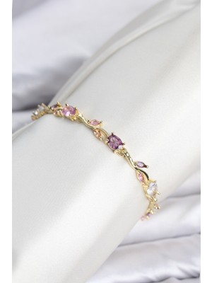Erdo Ticaret Pirinç Gold Renk Pembe ve Mor Zirkon Taşlı Çiçek Model Kadın Bileklik