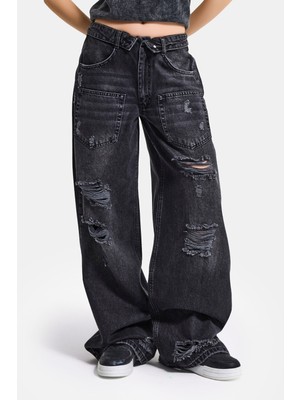 It's Basic Kadın Koyu Füme 10s6-1 Süper Baggy Kemer ve Yırtık Detaylı Özel Tasarım Denim Jean