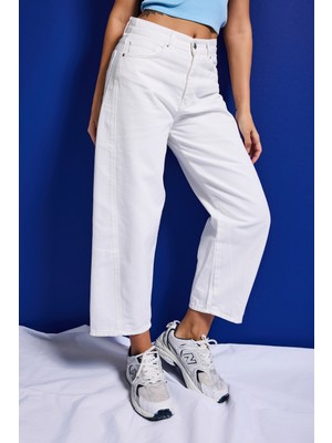 It's Basic Kadın Kırık Beyaz Venüs 7s6-101 Mid Rise Carrot Fit %100 Koton Denim Jean