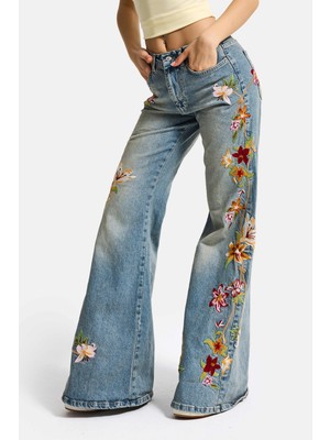 It's Basic Kadın Kot Rengi 4s6-32 Flare Fit Beli Lastikli Özel Çiçek Desen Nakışlı Tasarım Denim Jean