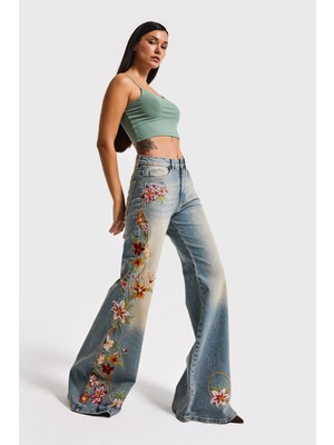 It's Basic Kadın T.Kot Rengi 4s6-32 Flare Fit Elastan Kumaş Özel Nakış Detaylı Tasarım Denim Jean