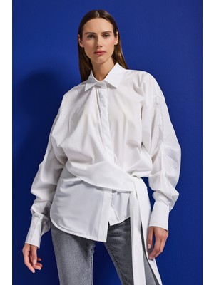 It's Basic 2Kadın Beyaz w5 Oversize Kemer Detaylı Özel Kumaş Tasarım Gömlek