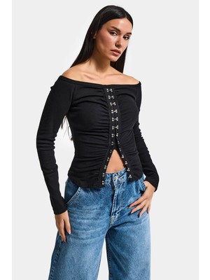 It's Basic Kadın Siyah w5 Agraf Detaylı Omzu Açık Özel Tasarım Crop Top