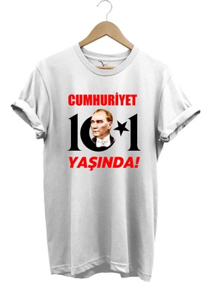  29 Ekim Cumhuriyet Bayramı Atatürk Ay Yıldız Baskılı Cumhuriyet 101 Yaşında Türkiye Beyaz T-Shirt