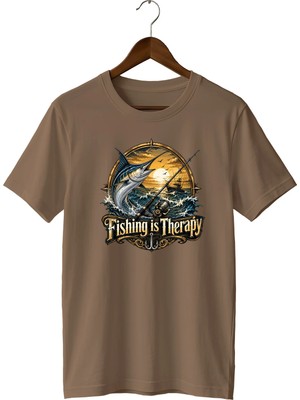  Fishing Is Therapy Baskılı Unisex Tişört Balıkçılık Outdoor Deniz Balığı Temalı Bisiklet Yaka