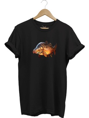  Avcılık Fishing Deniz Göl Sazan Balığı Baskılı Renkli %100 Pamuk Regular Fit Bisiklet Yaka T-Shirt