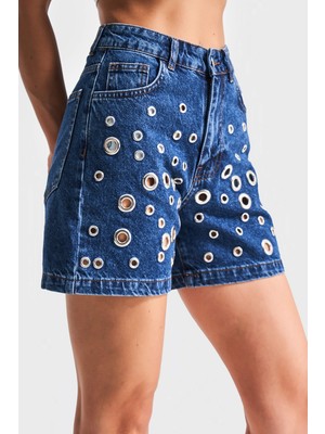 It's Basic Kadın Mavi Renk 1s5-5 Kuş Gözü Detaylı Midi Boy %100 Koton Mom Fit Tasarım Denim Şort