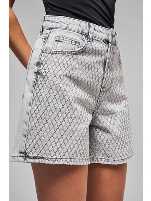 It's Basic Kadın Gri Renk Diana T-4S5-12 Parlak Taşlı Mom Fit Midi Boy Tasarım %100 Koton Denim Şort