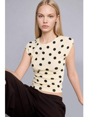 DeFacto Slim Fit Bisiklet Yaka Puantiyeli Ribana Kısa Kollu Açık Sarı Tişört I1837AX26HS