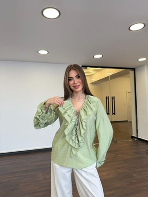 Salome Butik V Yaka Fırfır Detaylı Gömlek