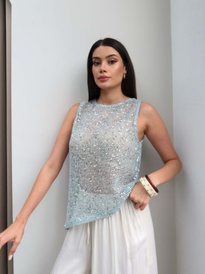 Esra Helvacı Pullu Asimetrik Kesim Kolsuz Bluz