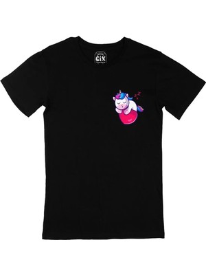  Uykucu Unicorn Cep Logo Tasarımlı Siyah Tişört