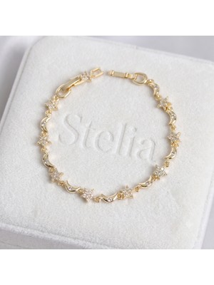 Stelia Pirinç Altın Renk Zirkon Taşlı Ay ve Yıldız Model Kadın Bileklik