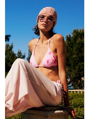 DeFacto Regular Fit Çiçekli Pembe Bikini Üstü G5298AX26SM