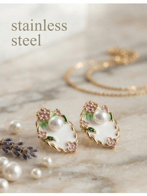 Stainless Steel Pirinç Beyaz Mineli Inci Detaylı Portre Model Gold Renk Küpe