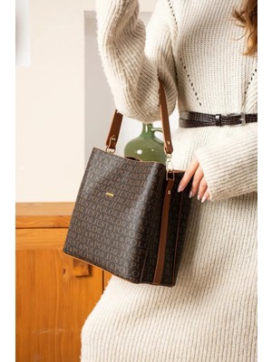Just Polo Kadın Monogram Baskılı El ve Omuz Çantası Ebat 25 x 25