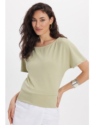 Tudors Kadın Slim Fit Dar Kesim Kısa Kollu Kayık Yaka Yeşil Tişört Bluz