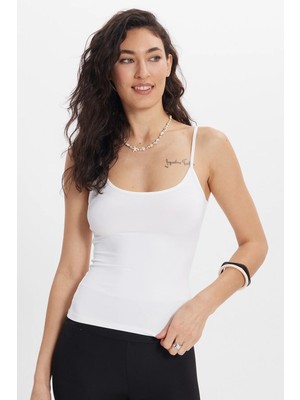 Tudors Kadın Slim Fit Dar Kesim Pamuklu Likralı İnce Askılı Ekru Atlet