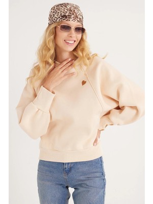Tudors Kadın Regular Fit Klasik Kesim %100 Pamuk Baskılı Bisiklet Yaka Bej Sweatshirt