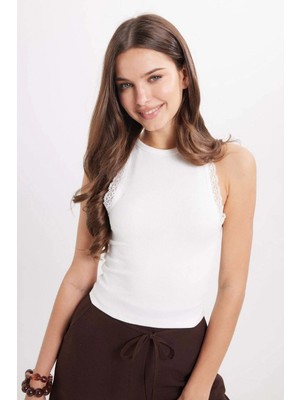 Tudors Kadın Slim Fit Dar Kesim Halter Yaka Kolsuz Dantel Detaylı Ekru Atlet Bluz