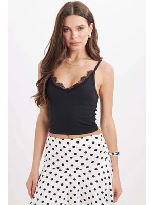 Tudors Kadın Slim Fit Dar Kesim Askılı V Yaka Dantel Detaylı Siyah Atlet Bluz