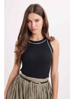 Tudors Kadın Slim Fit Dar Kesim Pamuklu Askılı Bisiklet Yaka Biyeli Siyah Crop Atlet