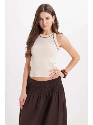 Tudors Kadın Slim Fit Dar Kesim Pamuklu Askılı Bisiklet Yaka Biyeli Bej Crop Atlet