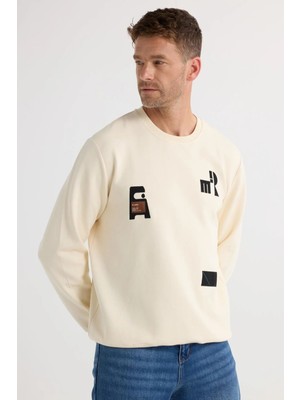 Tudors Erkek Relax Fit Rahat Kesim Pamuklu Lastikli Kol Bisiklet Yaka Baskılı Ekru Sweatshirt